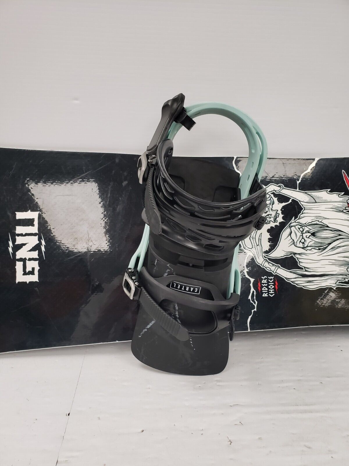 (56125-1) GNU Riders Choice ASYM C2X Snowboard - 62"