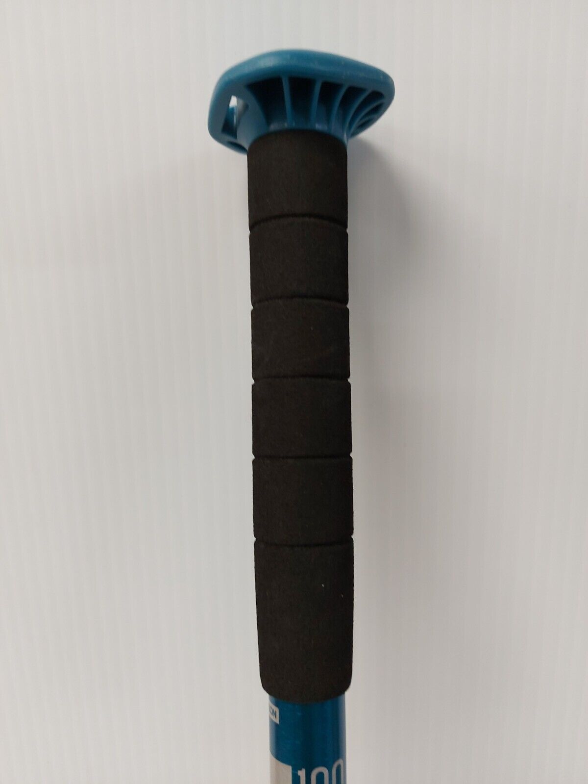(N82504-4) Quechua Single Hiking Stick