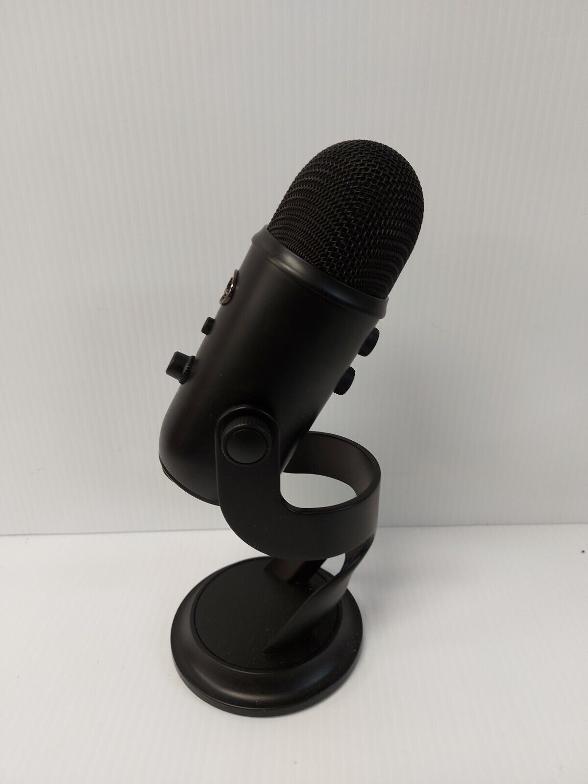 (N82522-8) Blue A00132 Microphone