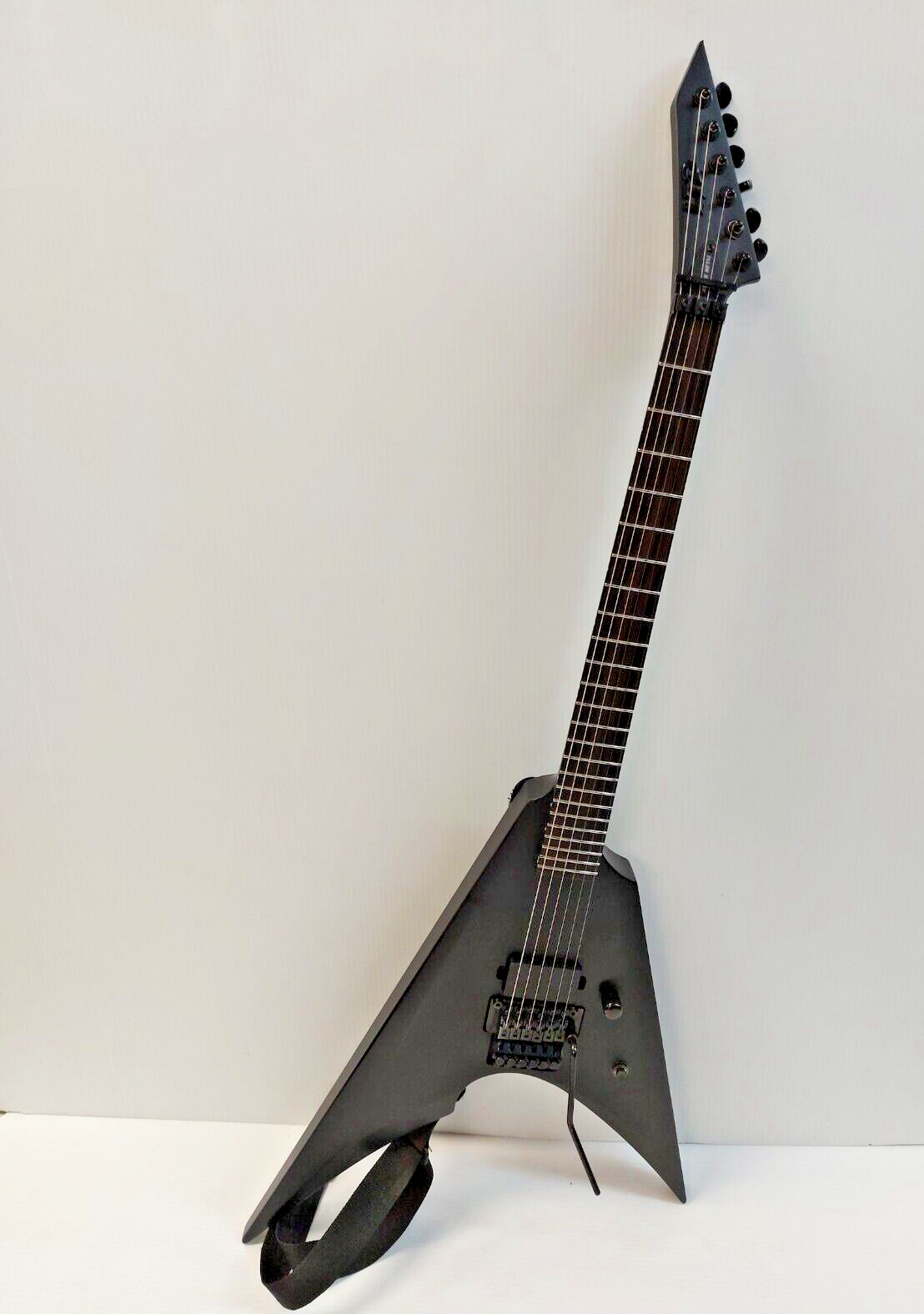 (N86115-1) LTD Arrow Black Metal Electric Guitar