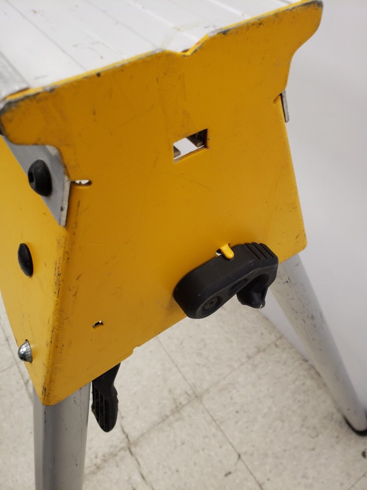 (67636-1) Dewalt DWX725 Work Stand/ Miter Stand