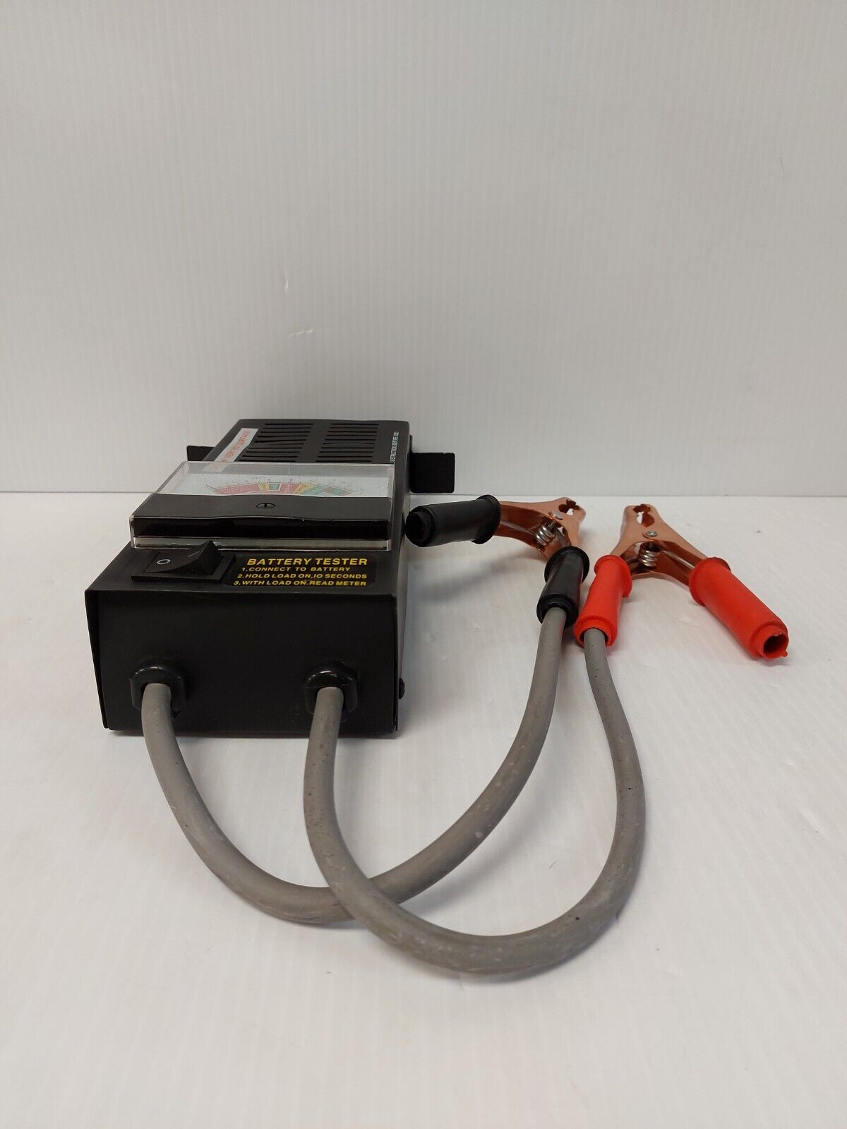 (N84336-5) Unbranded Battery Tester