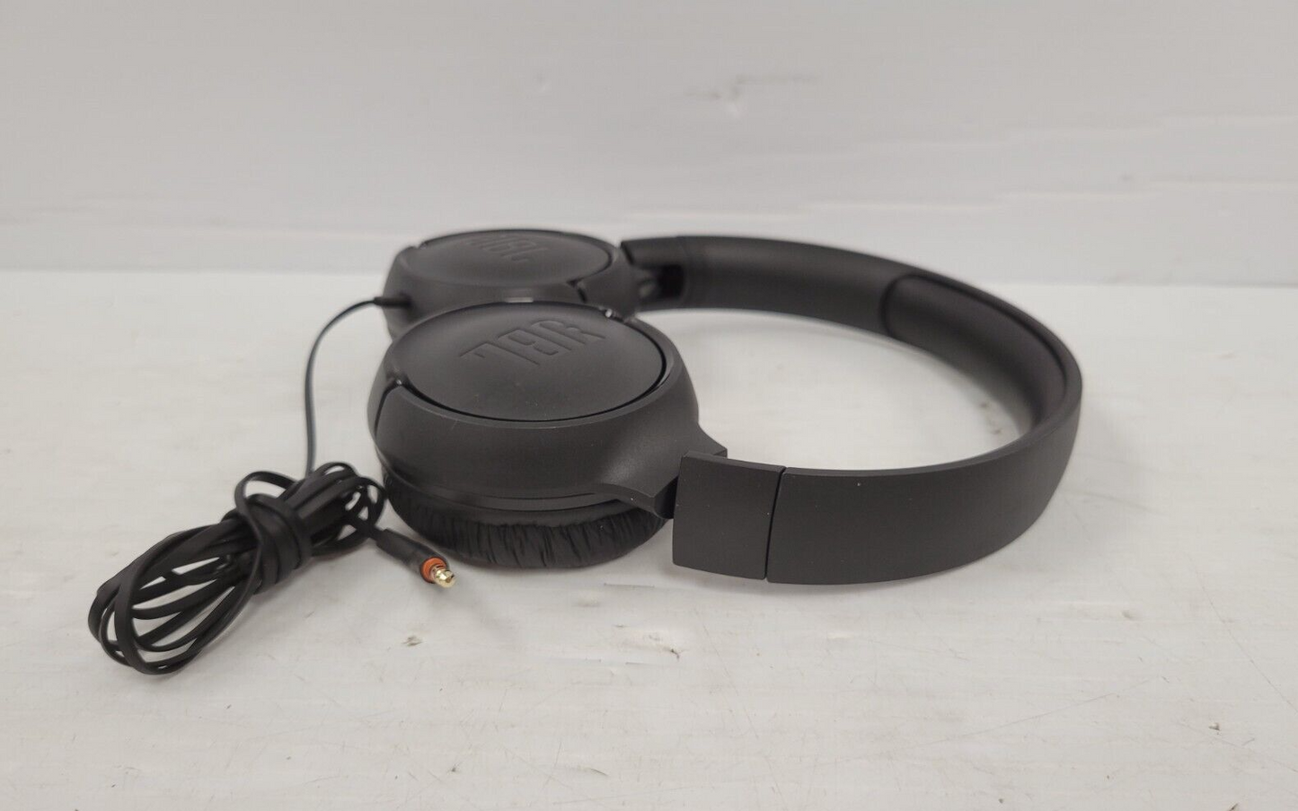 (64244-2) JBL Tune 500 Headphones