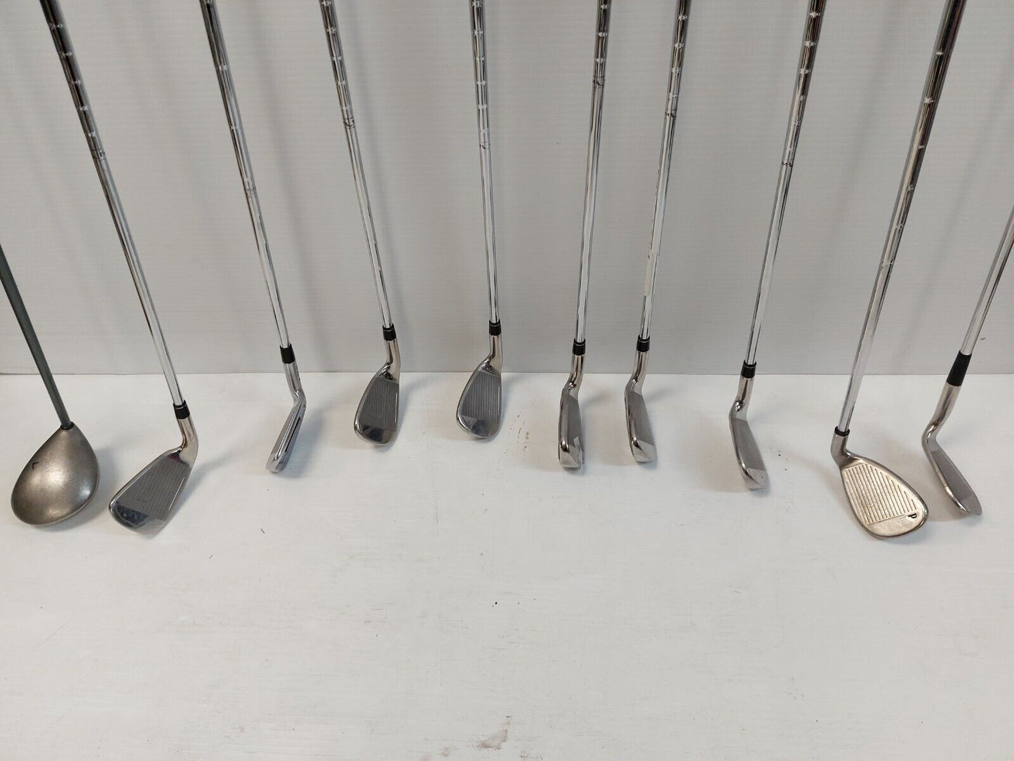 (N85204-1) Taylormade R946 16Pc Golf Set