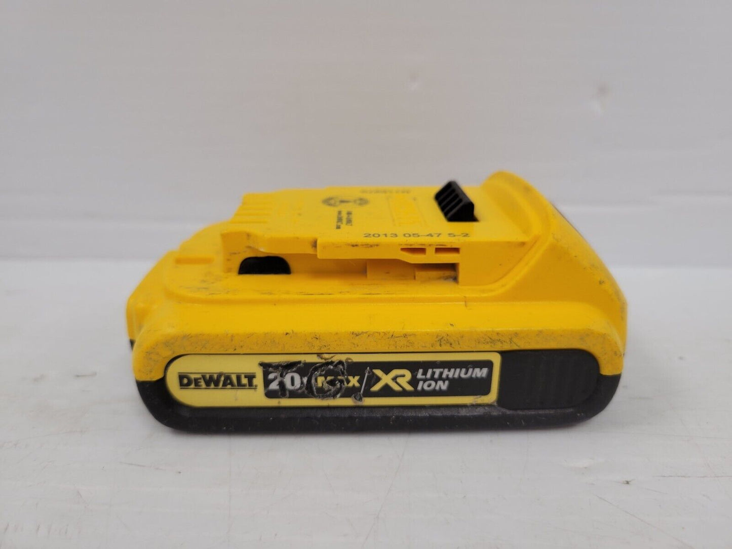 (64535-2) Dewalt DCB203 Battery-2.0Ah