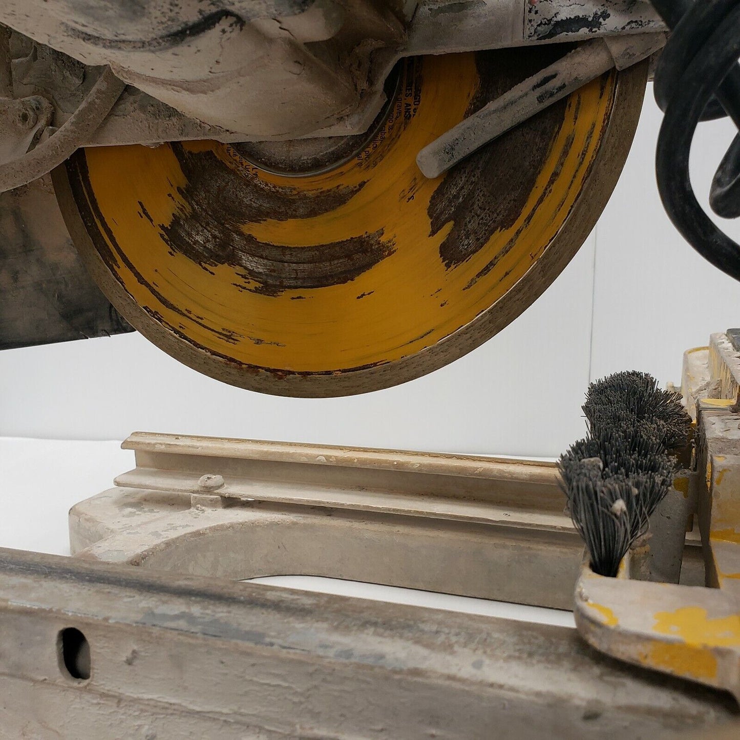 (I-24238) Dewalt D24000 Tile Cutter