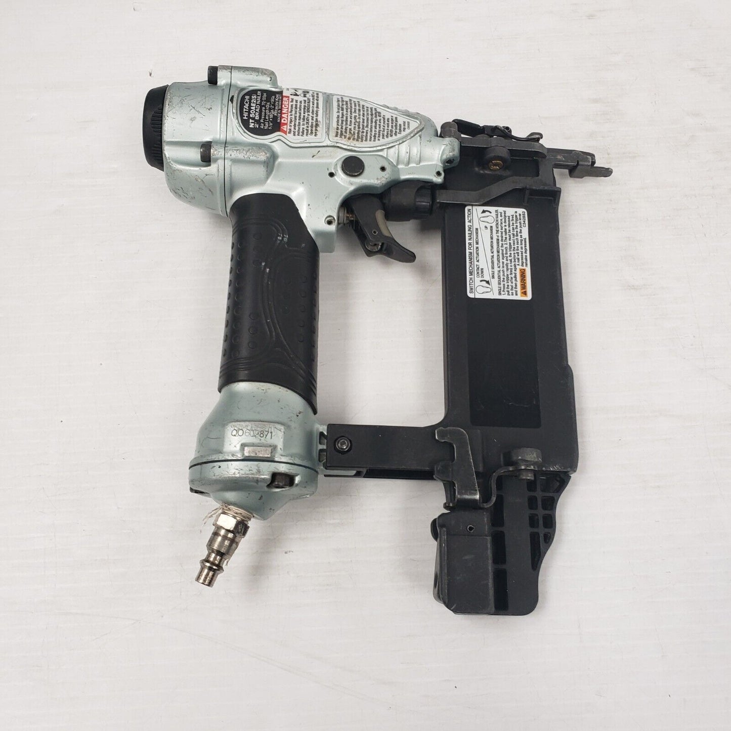 (27851-1) Hitachi NT50AE2 Air-Nailer