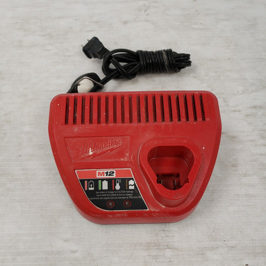 (36628-3) Chargeur de batterie Milwaukee 48-59-2401