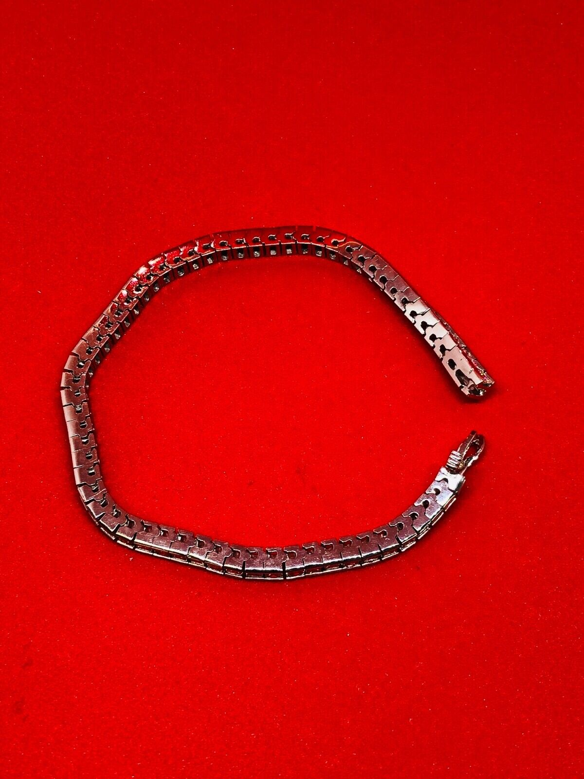 (N04927) 14K White Gold Bracelet w/ Diamonds