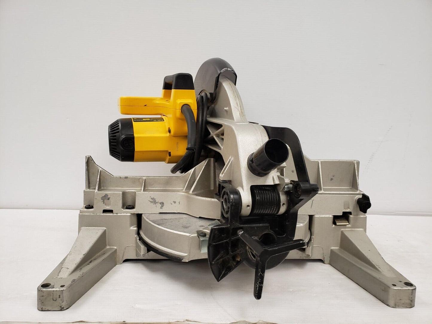 (43576-1) Dewalt D705-04 Miter Saw