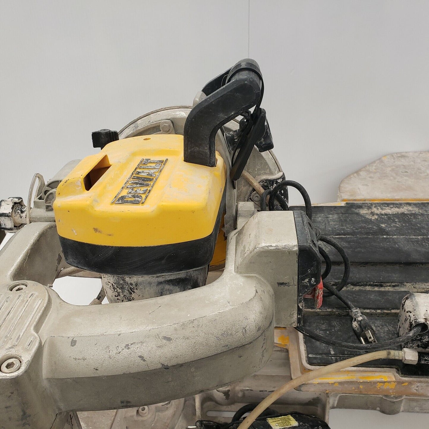 (I-24238) Dewalt D24000 Tile Cutter