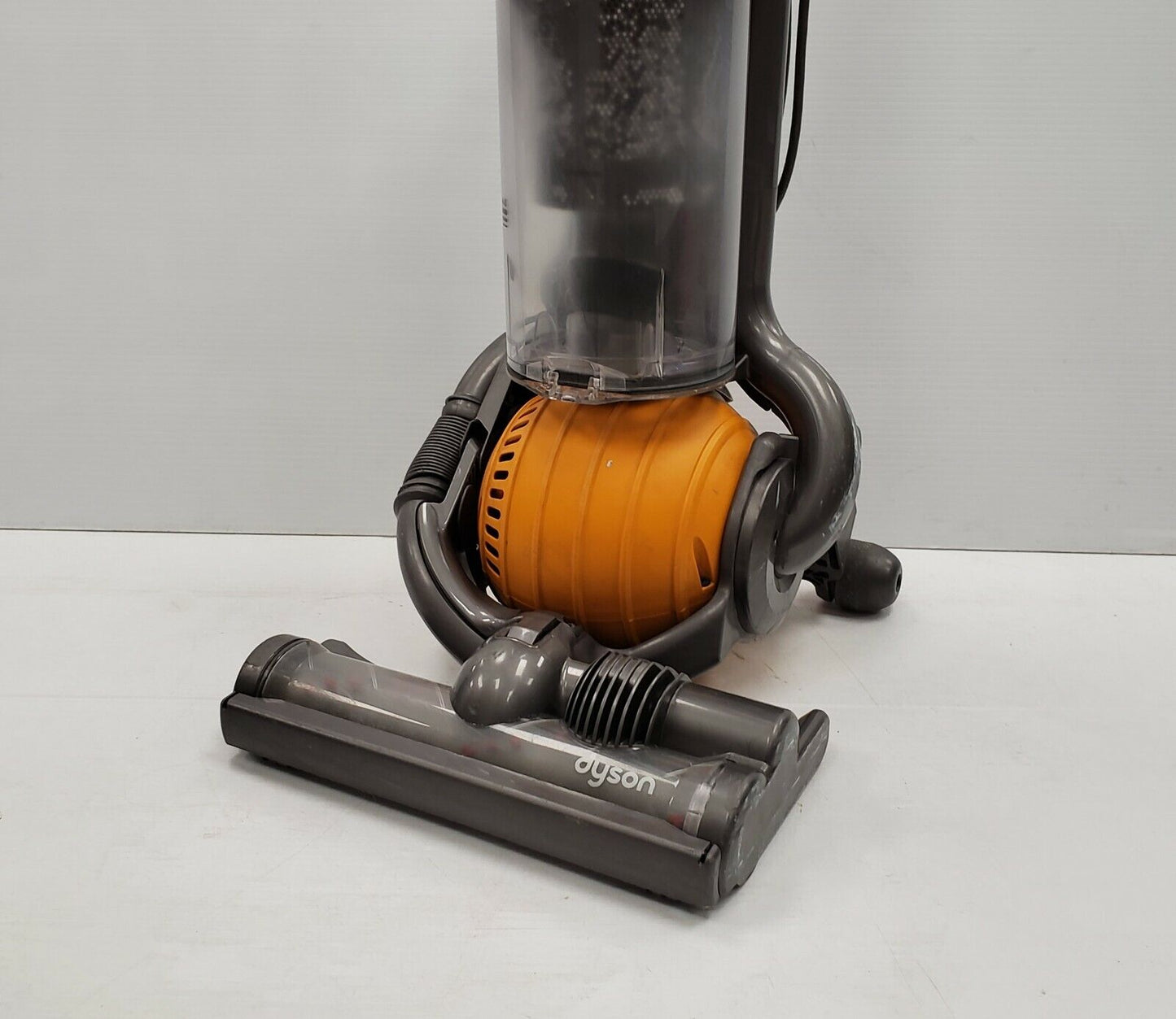 (26077-2) Aspirateur vertical Dyson DC29