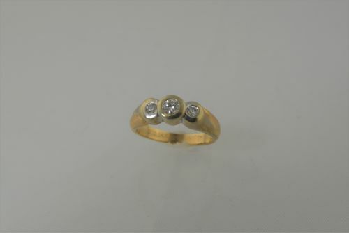 (I-6485-107A) 14K DUO GOLD MULTISTONE DIAMOND RING