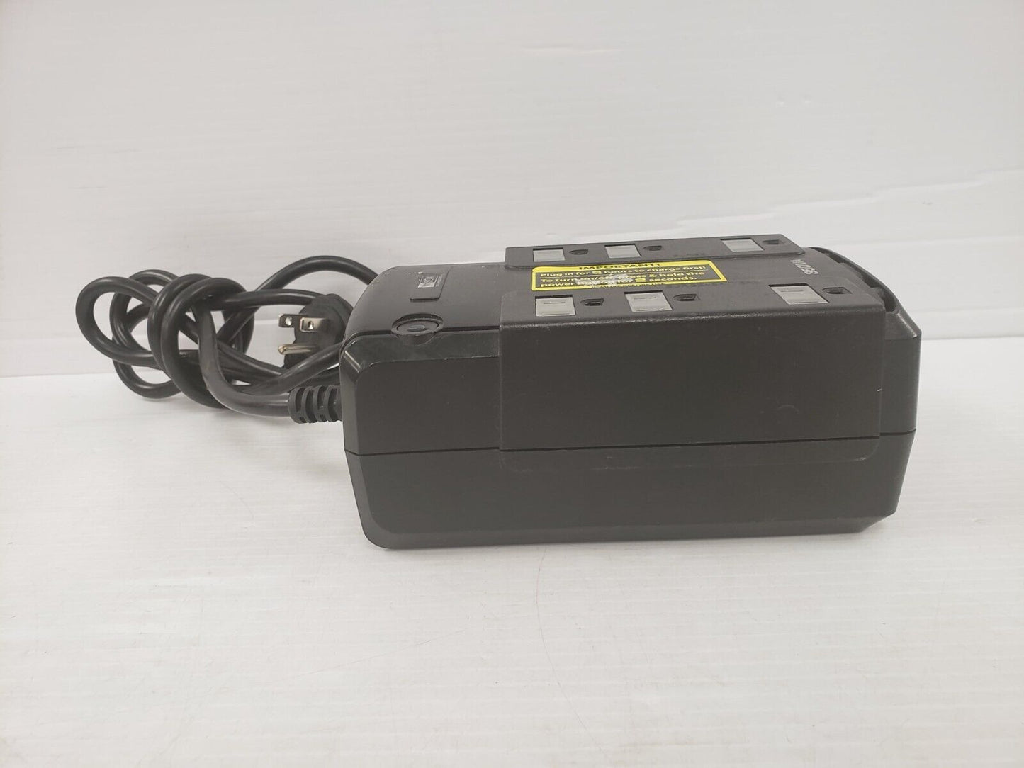 (I-27779) Protecteur de surtension W-Box Technologies 350 VA