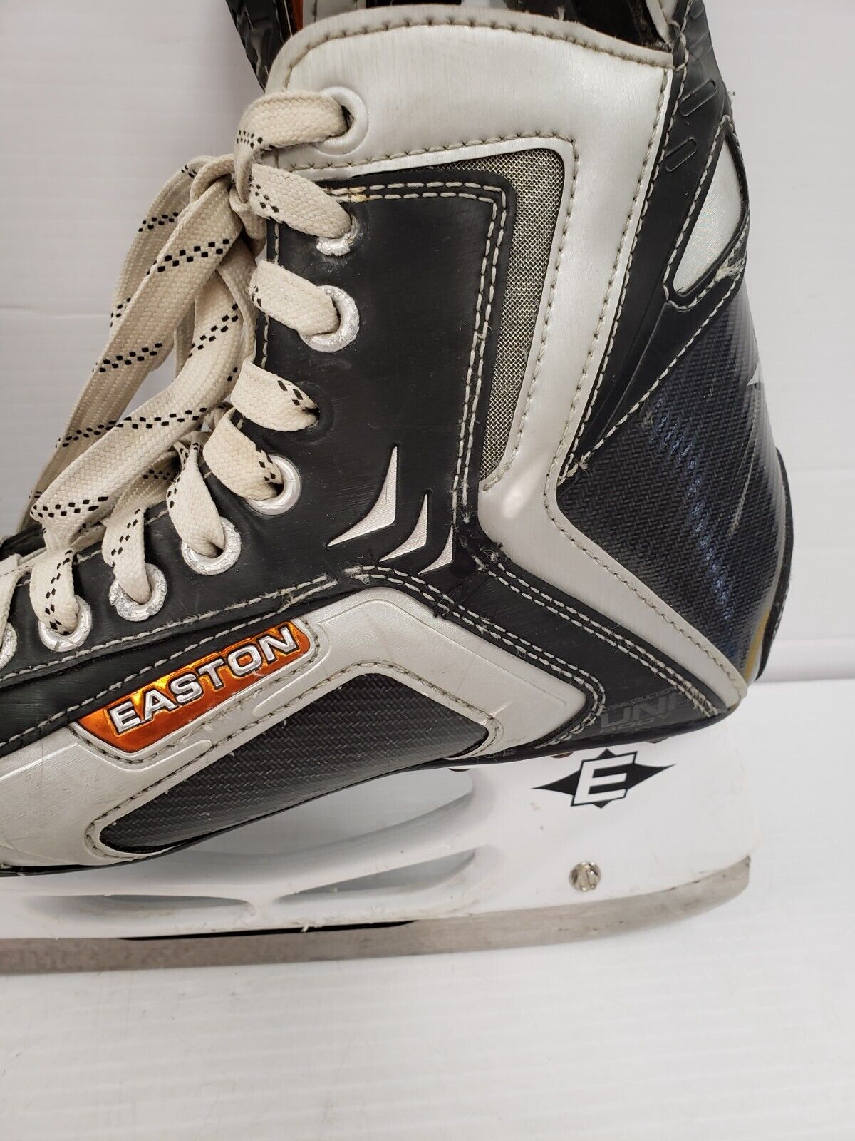 (50954-2) Easton Skates - Sz. 7.5D