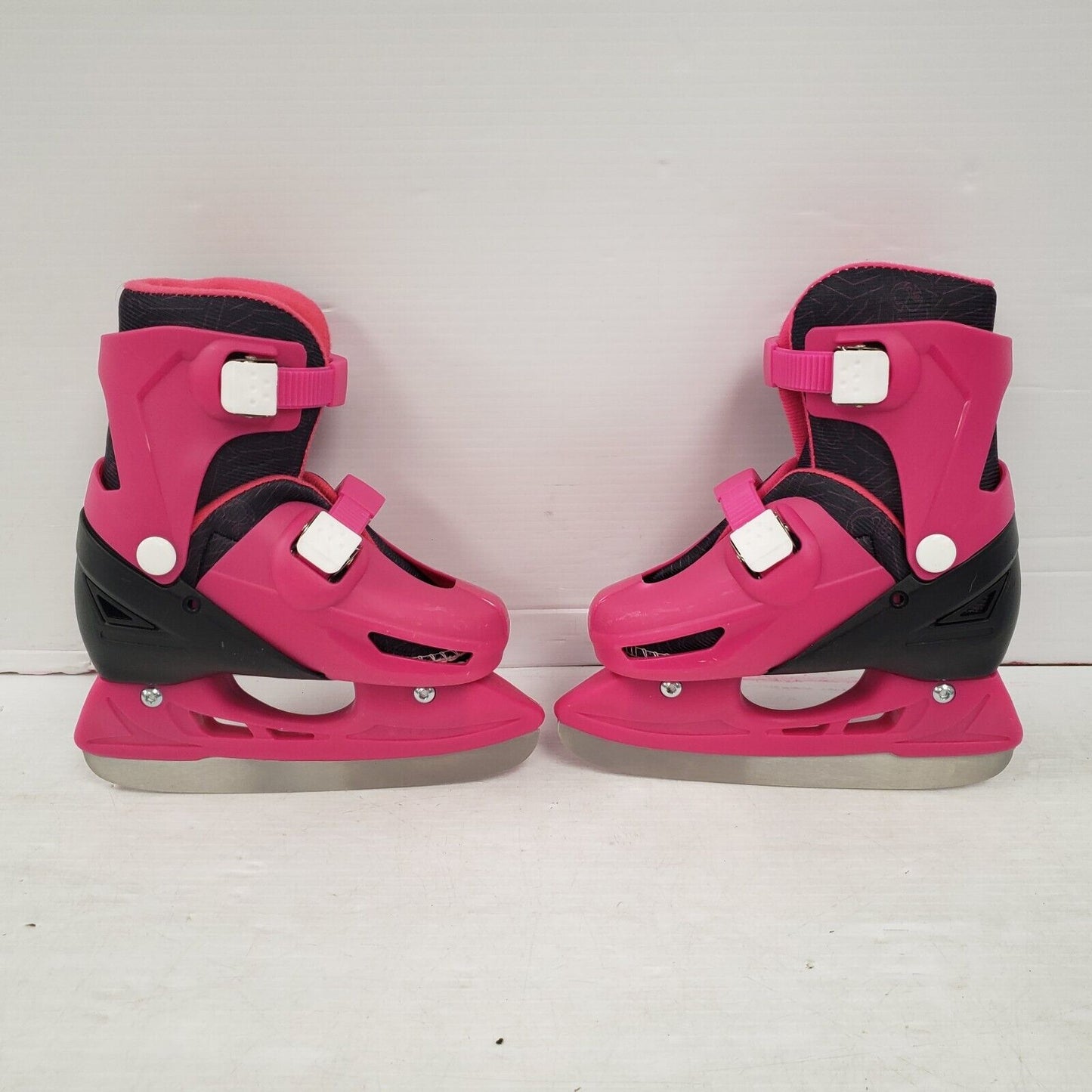 (55904-2 A) No Name Skates - Size Youth 12