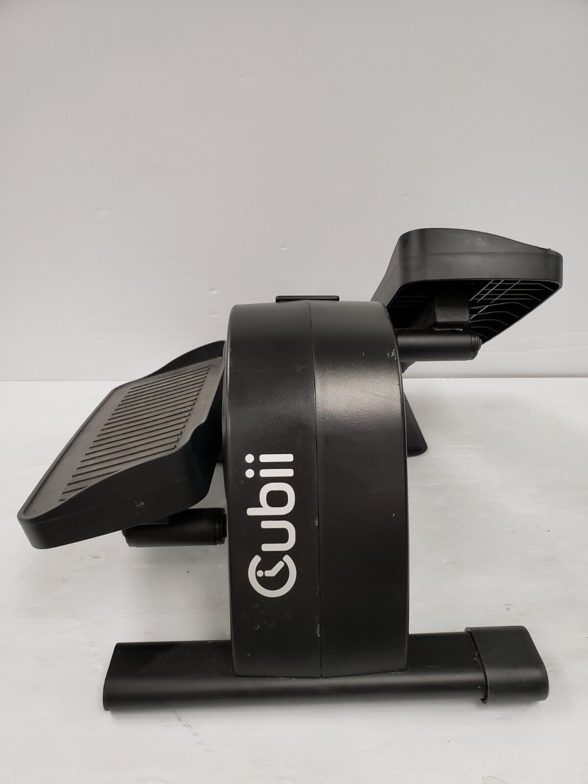 (39860-1) Cubii F3A2 Seated Elliptical Trainer