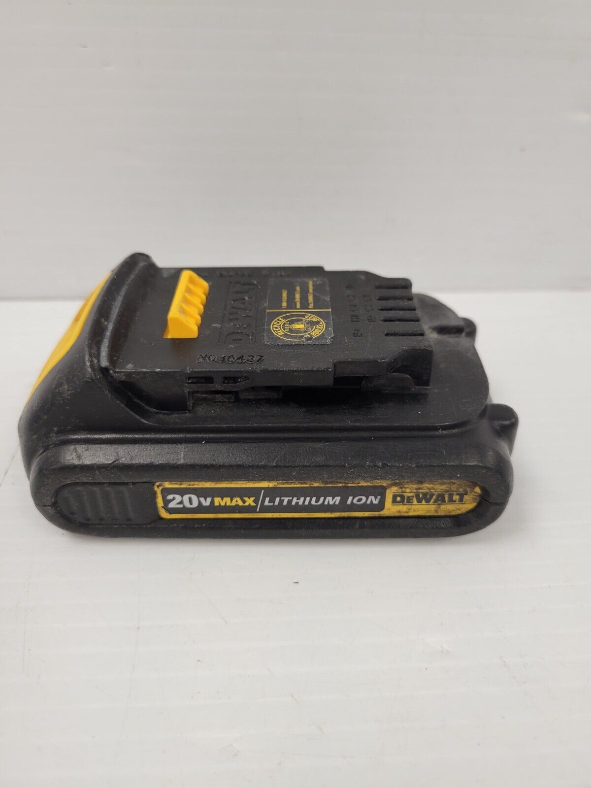 (48215-3) Batterie Dewalt DCB201