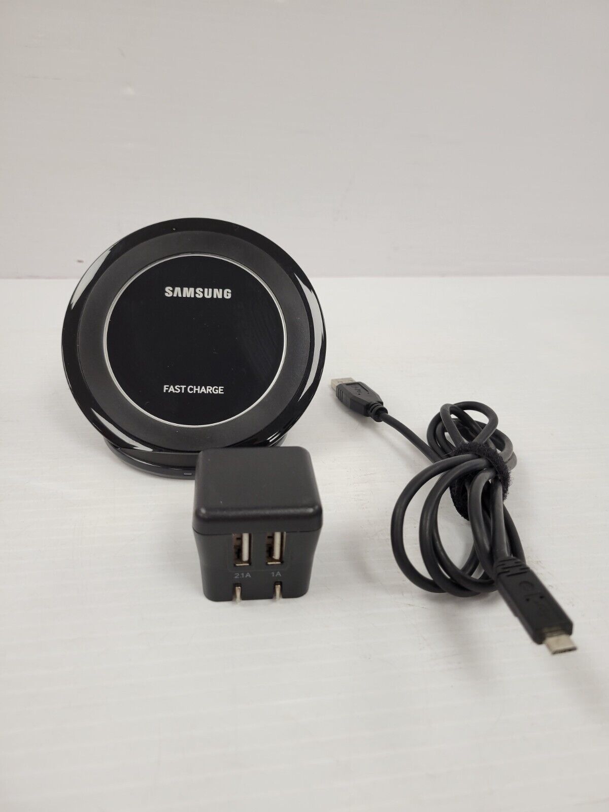 (49311-1) Samsung EP-NG930 Wireless Charger