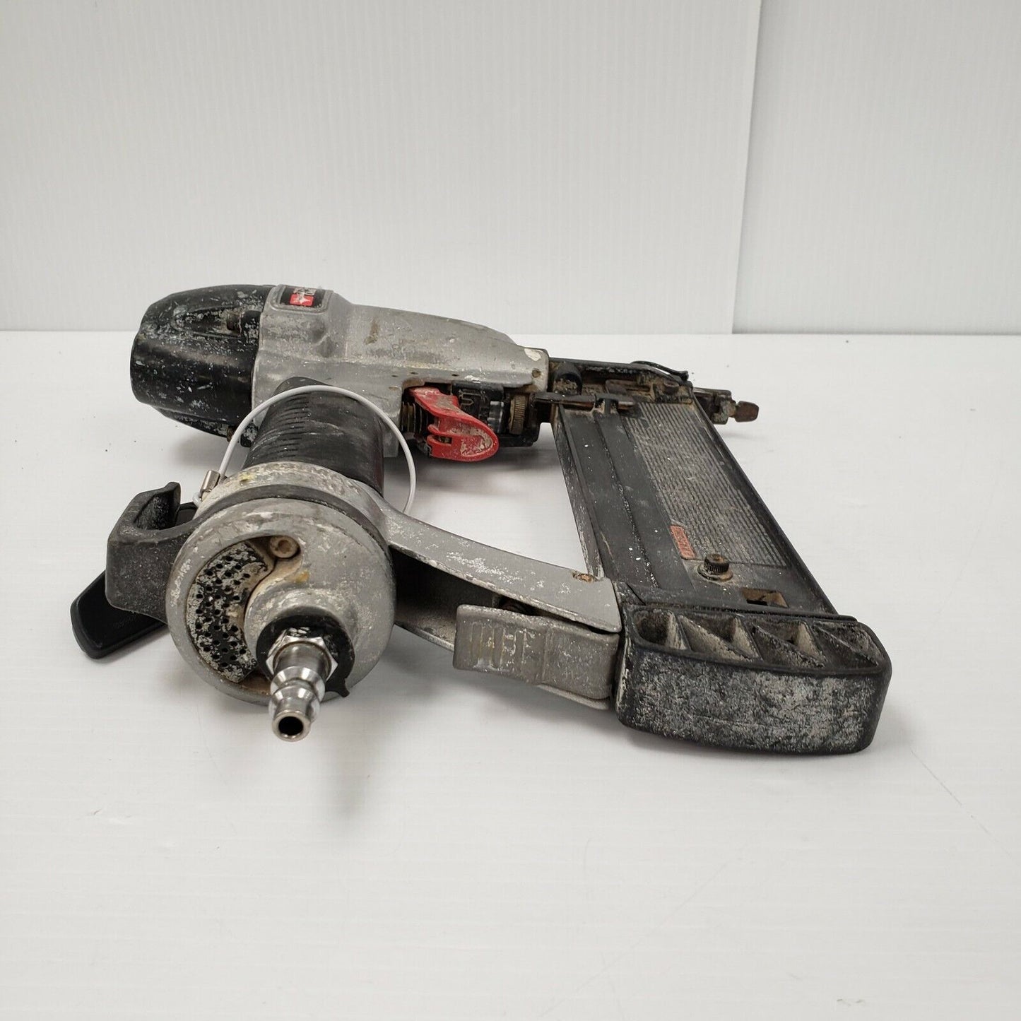 (17942-3) Porter Cable BN200B Air Nailer