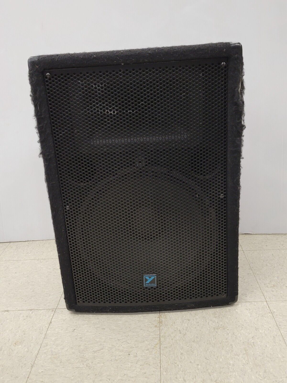 (55145-1) Yorkville YX15P Speakers
