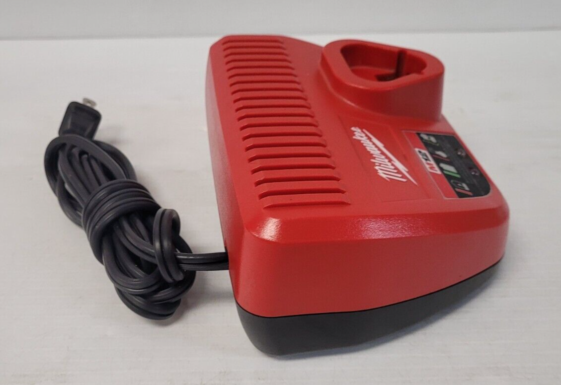 (N79174-4) Milwaukee 48-59-2401 Battery Charger