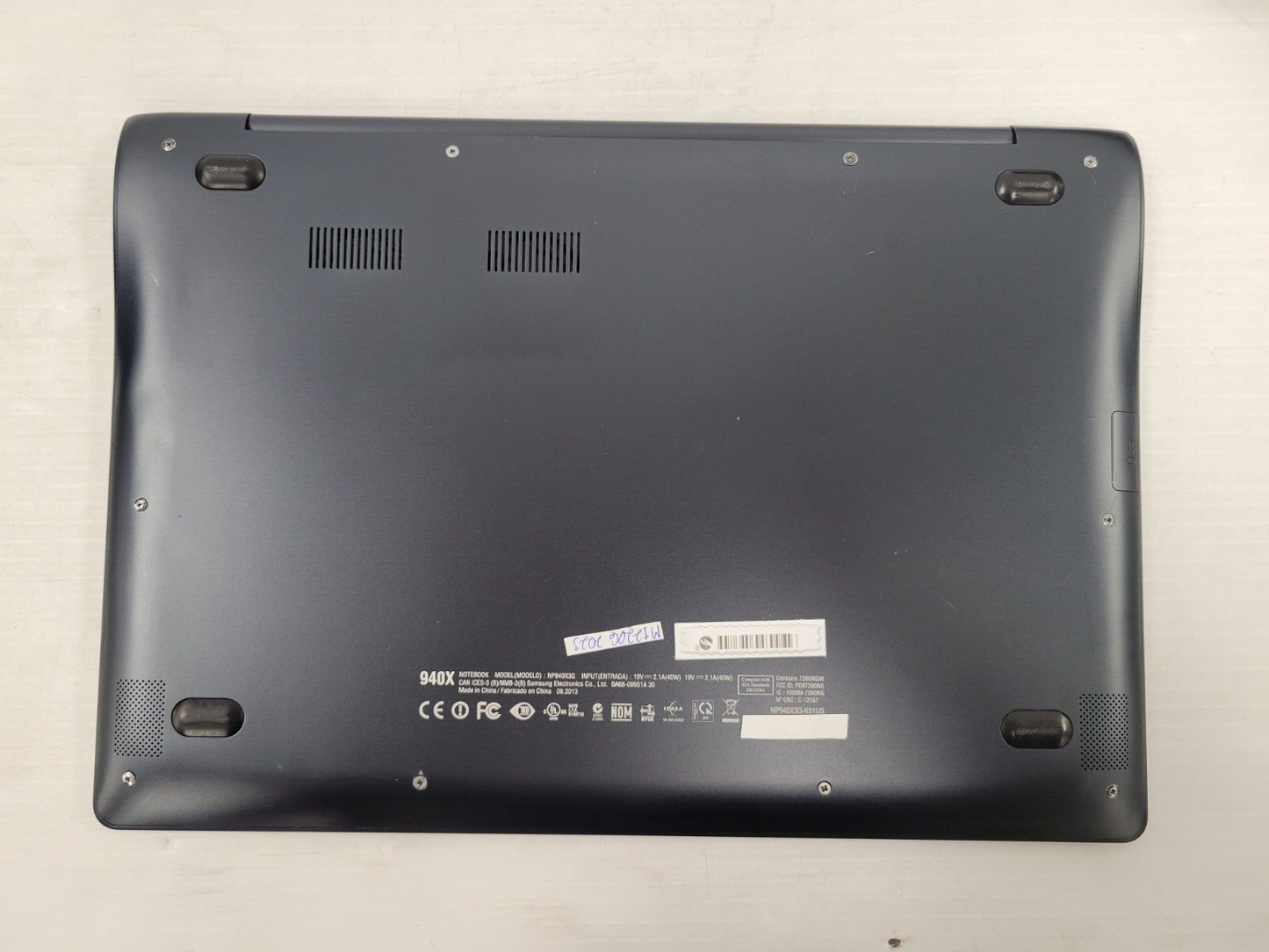 (42645-1) Samsung NP940X3G Laptop