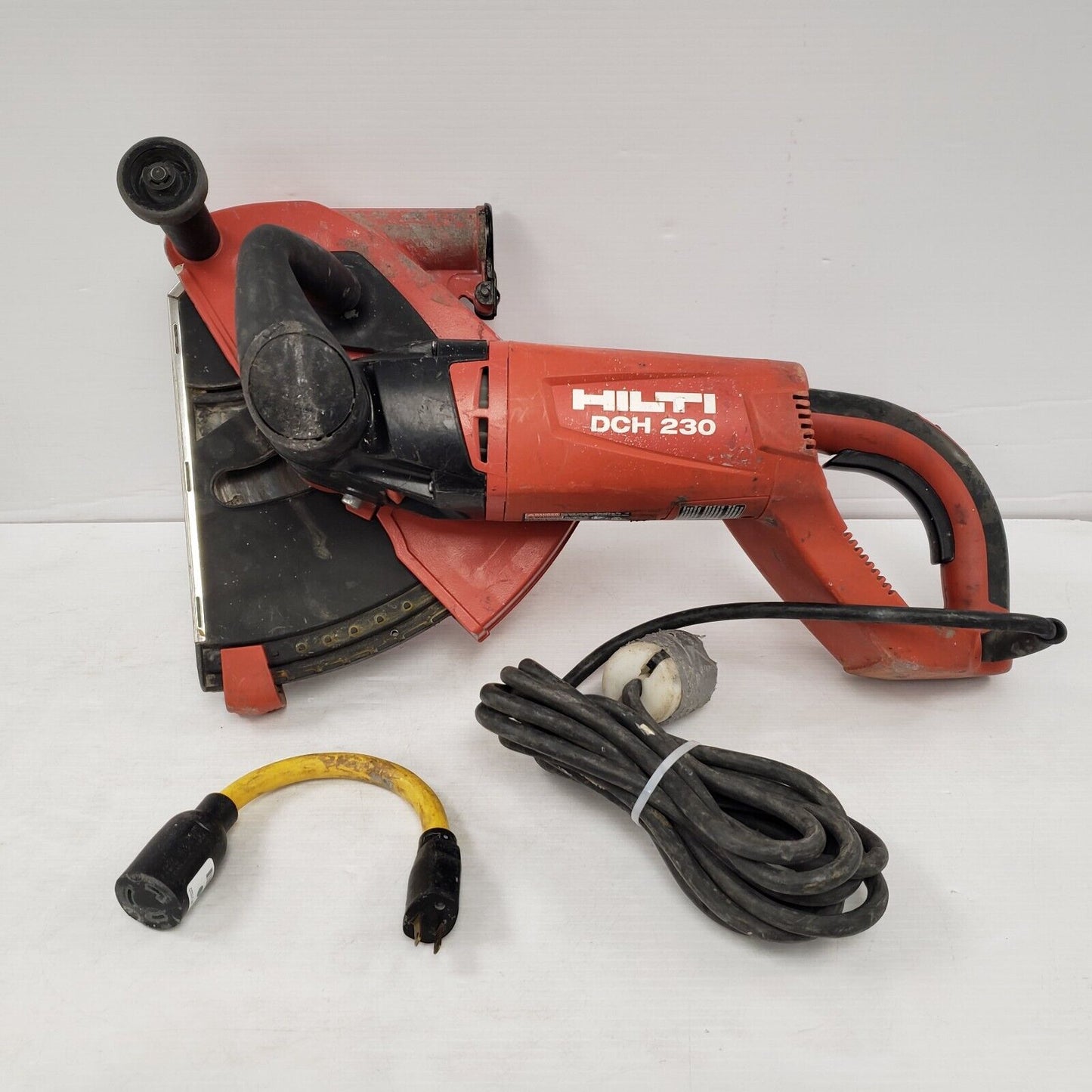 (I-31000) Scie à béton Hilti DCH 230