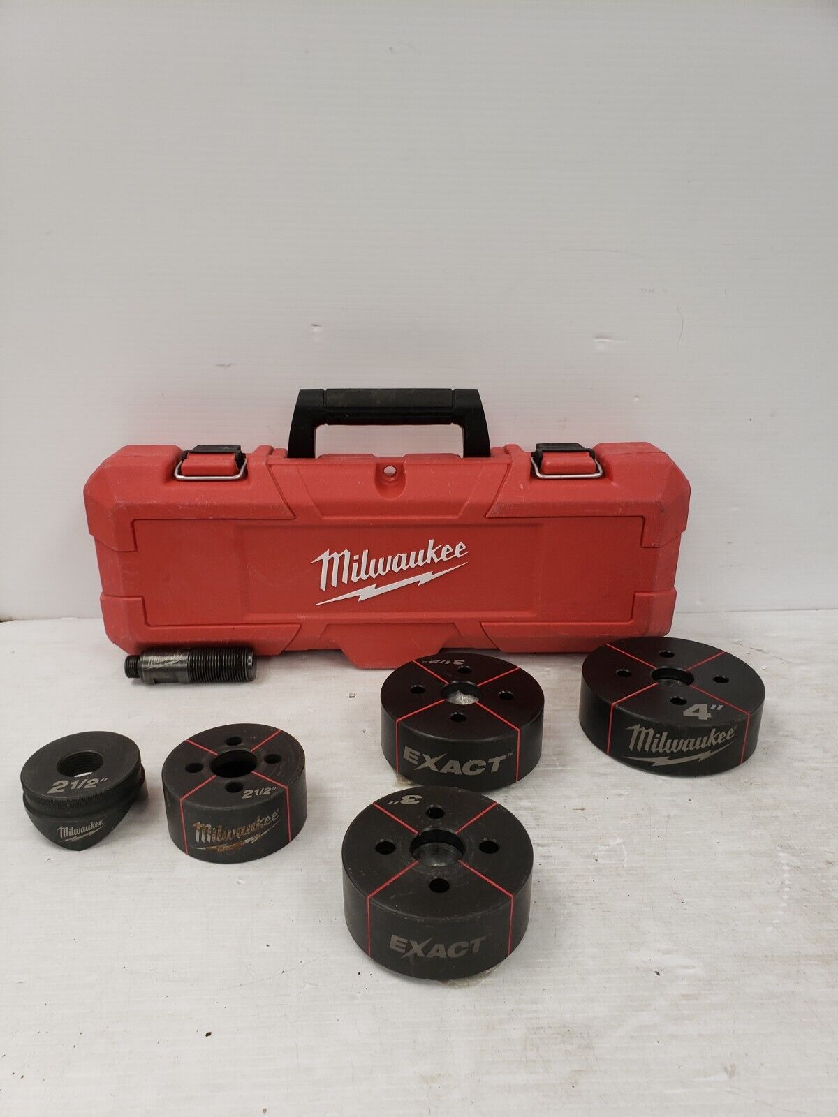 (I-32422) Milwaukee 46-16-2695 Knock Out Kit