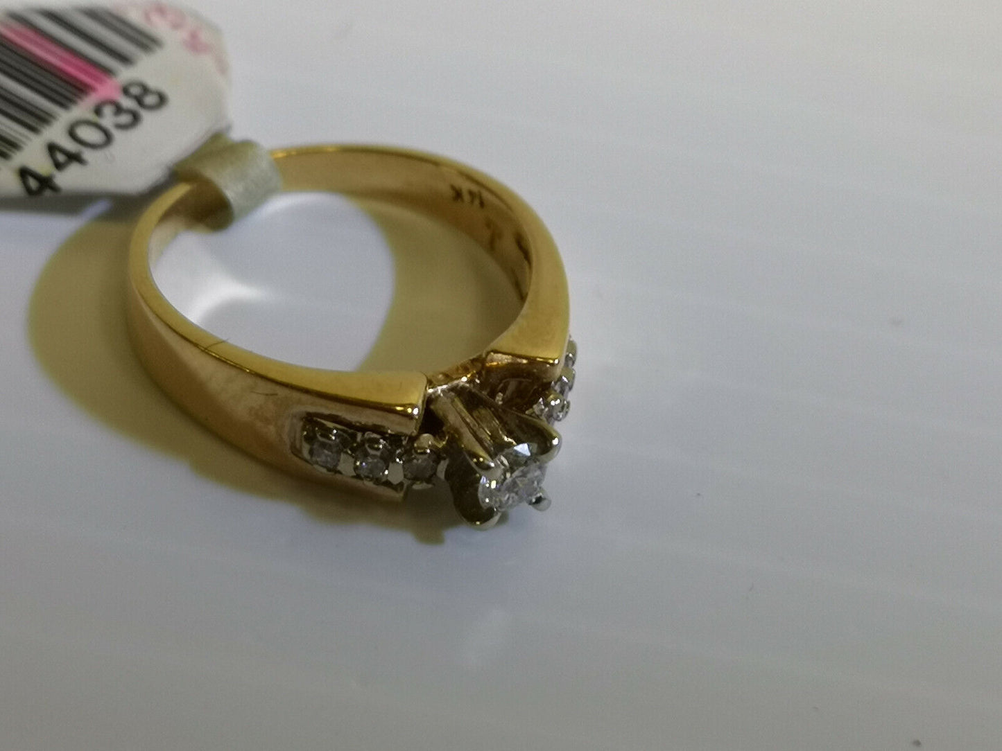 (N44038) 14K Ladies Gold Ring w/ Diamonds