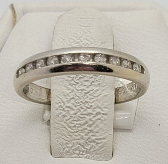 (NI-2107) Ladies 14K White Gold Ring