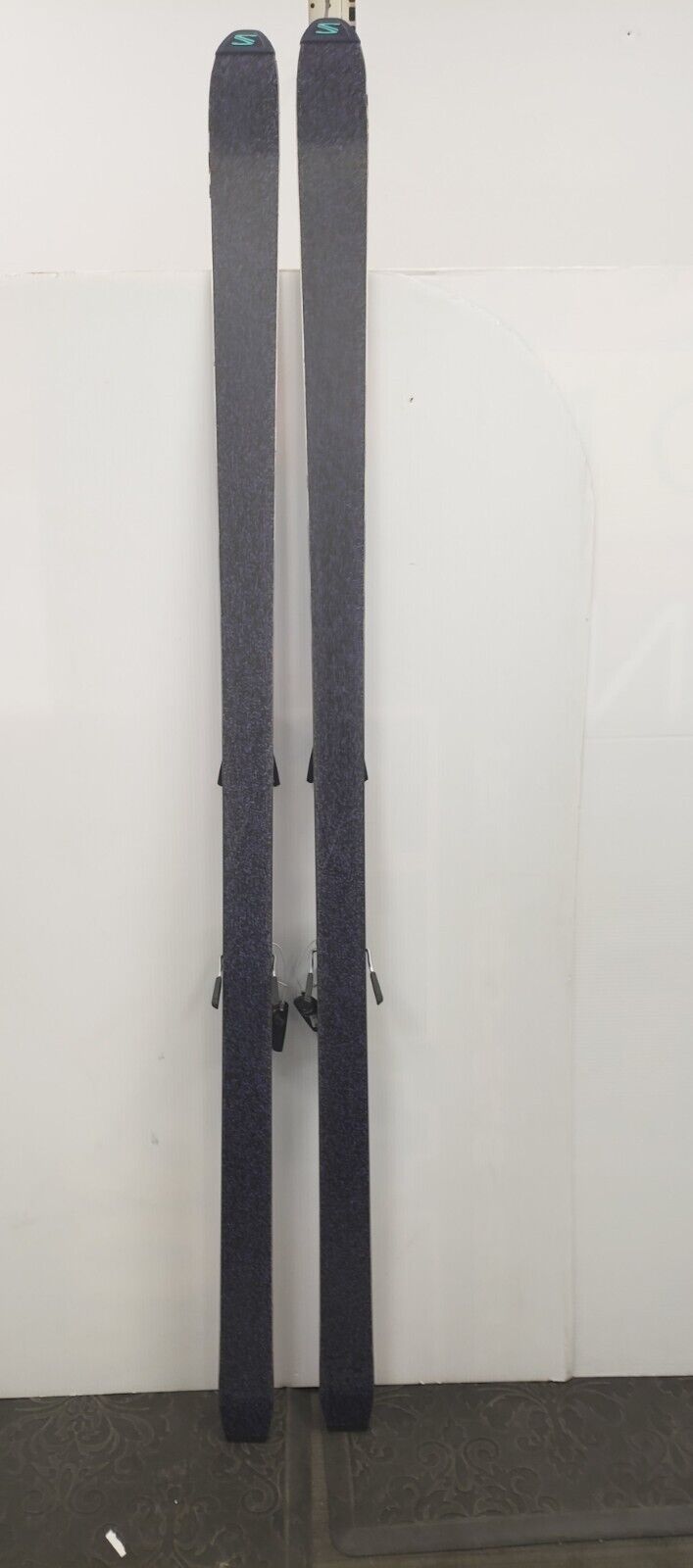 (36862-2) Salomon MLX9 Skis-186CM