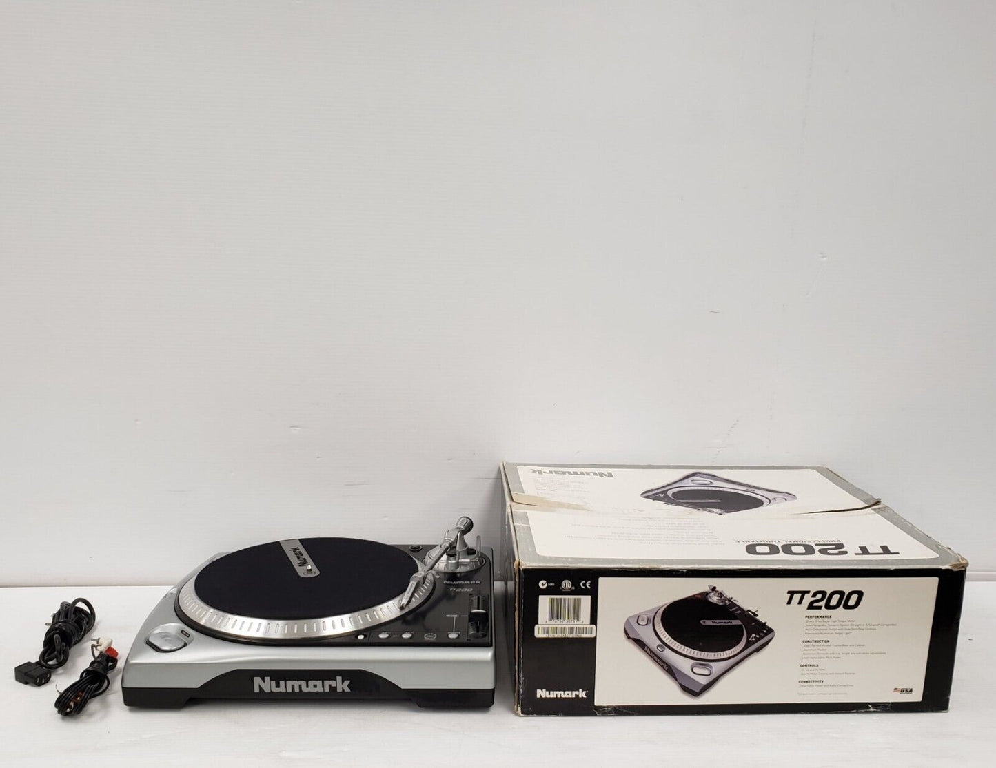 (43333-2) Numark TT200 Turntable