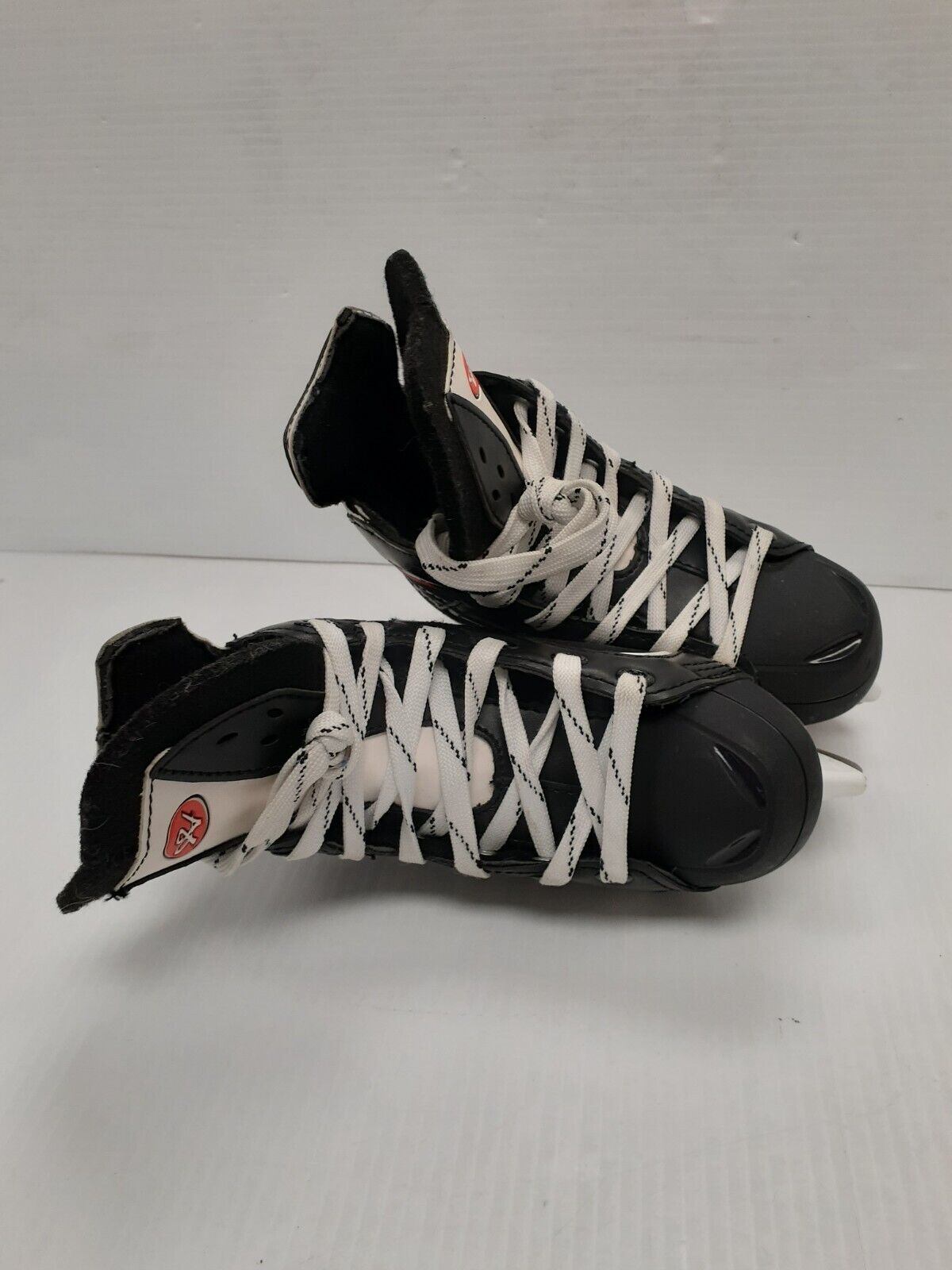 (N14757-1) Hespeler Kids Ice Hockey Skates