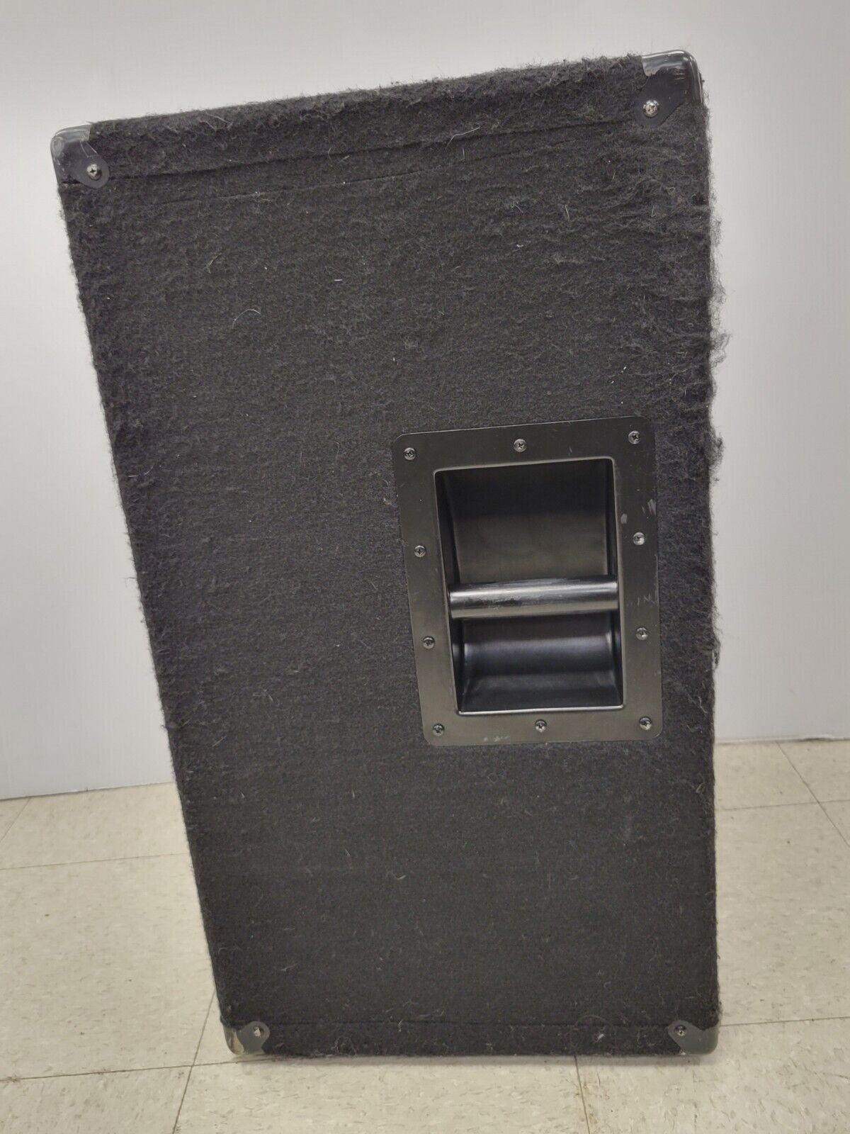 (55145-1) Yorkville YX15P Speakers