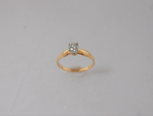 (I-5026-561) 14k duo gold diamond solitaire ring