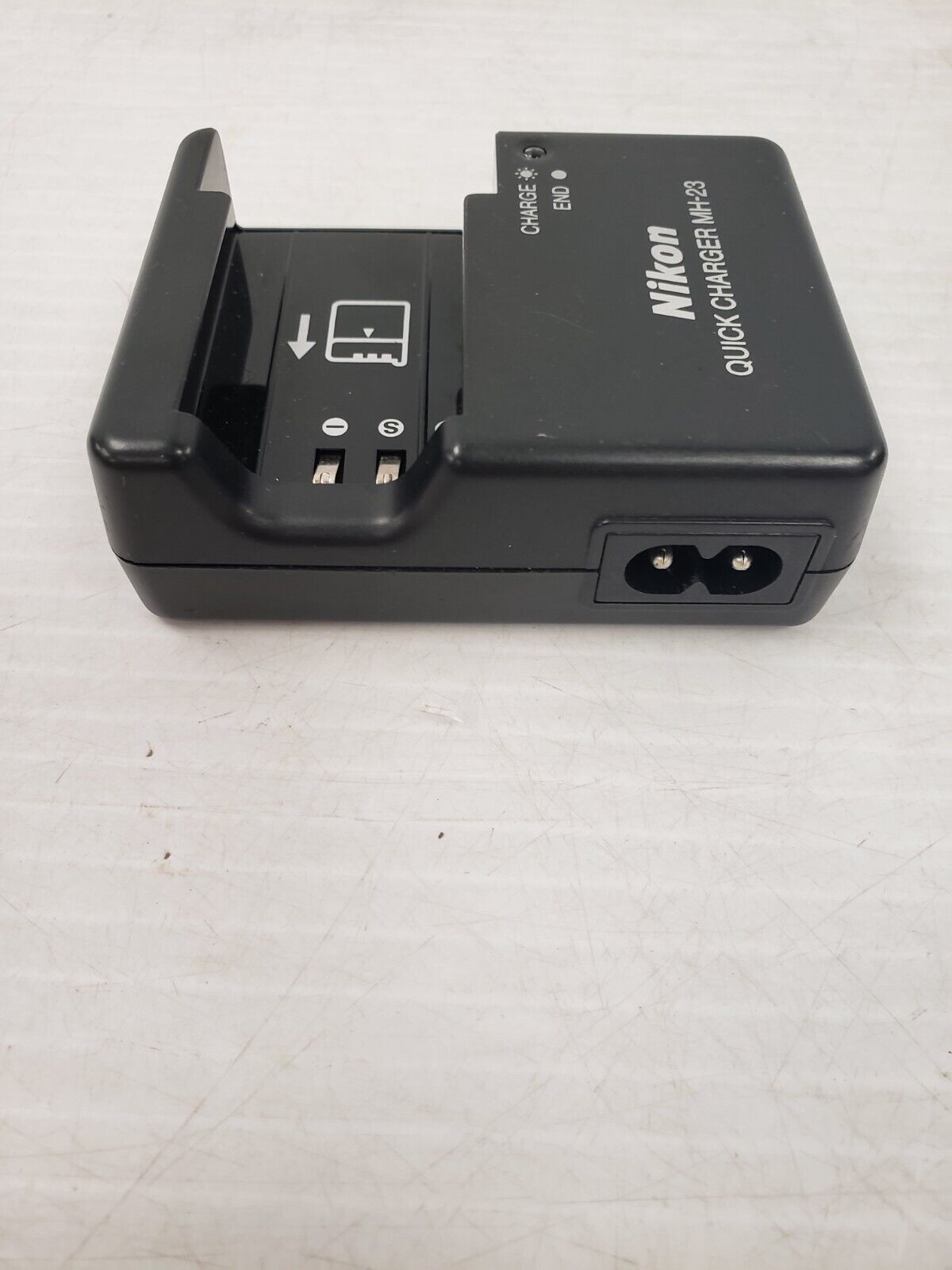 (I-33064) Chargeur de batterie Nikon MH-23