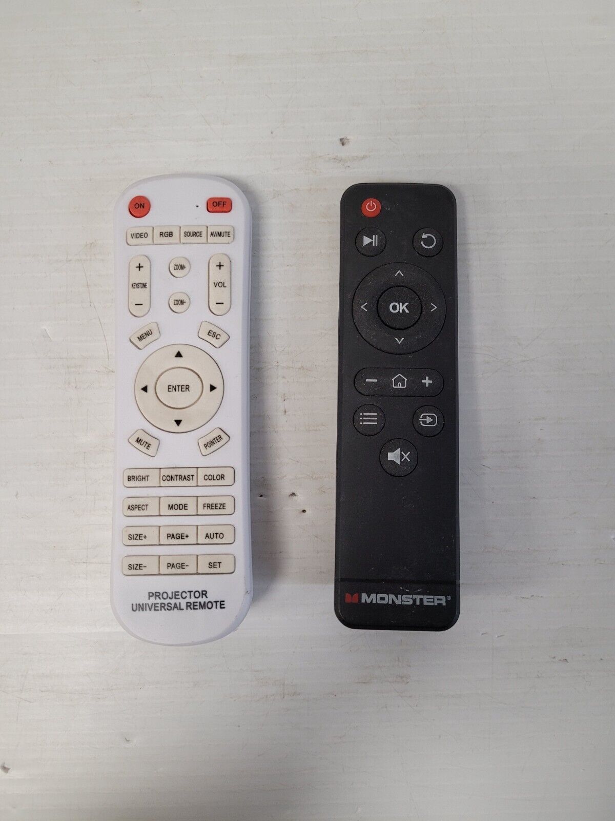 (N73678-1) Monster S5 LCD Projector