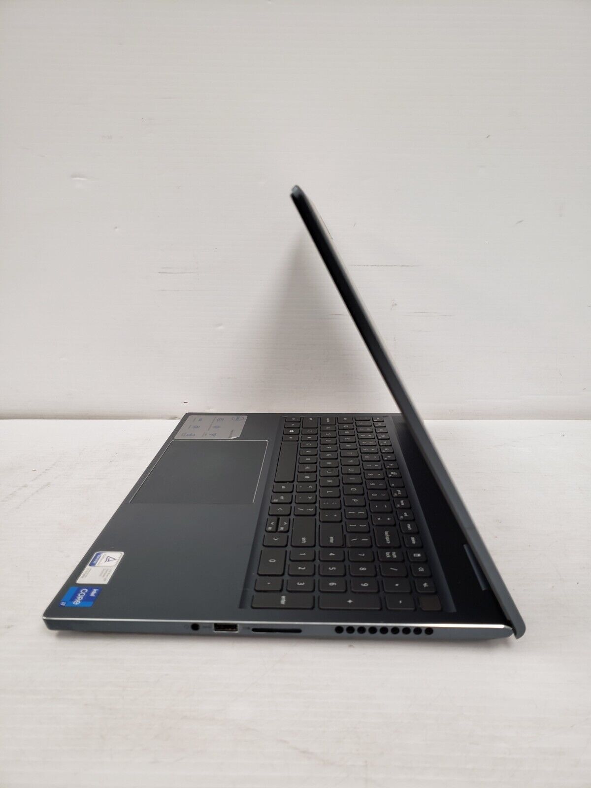 (39317-1) Dell P1071 Laptop