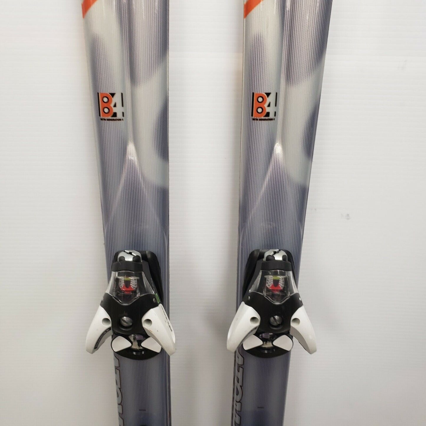 (21101-1) Skis atomiques 49