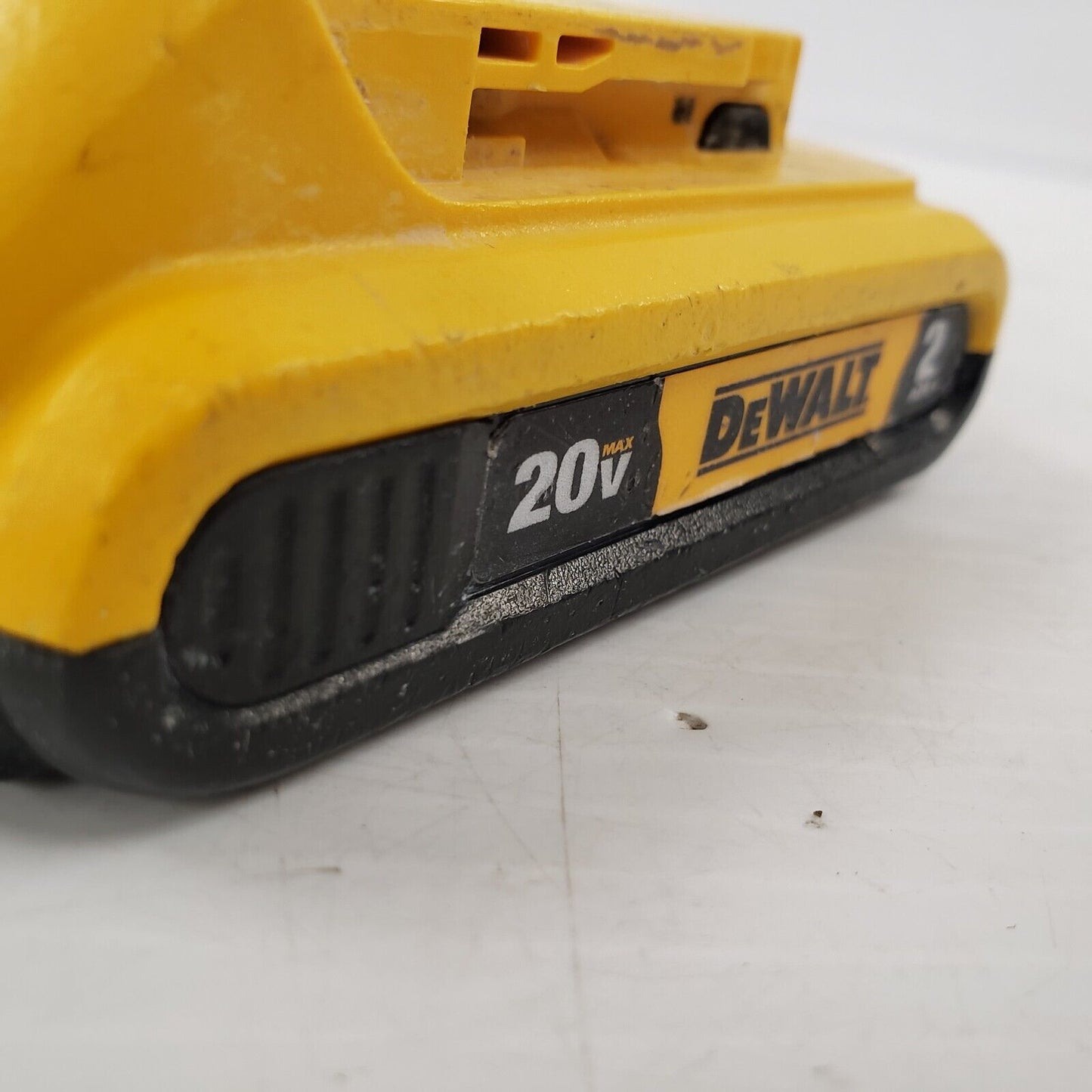 (I-34475) Dewalt DCB203 20V 2.0AH Battery