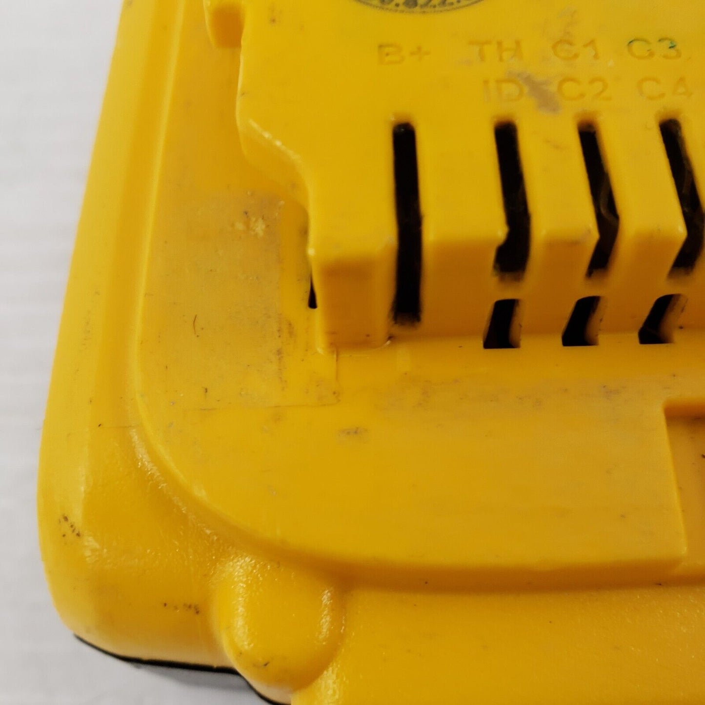 (I-34478B) Dewalt DCB205 Battery