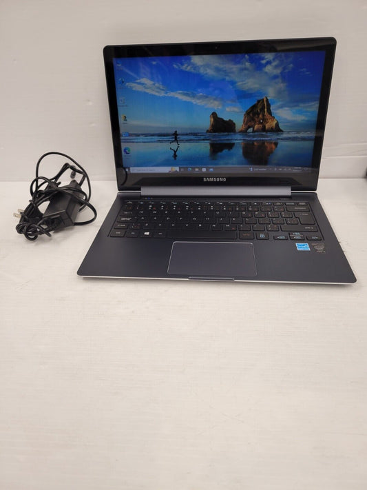 (42645-1) Samsung NP940X3G Laptop