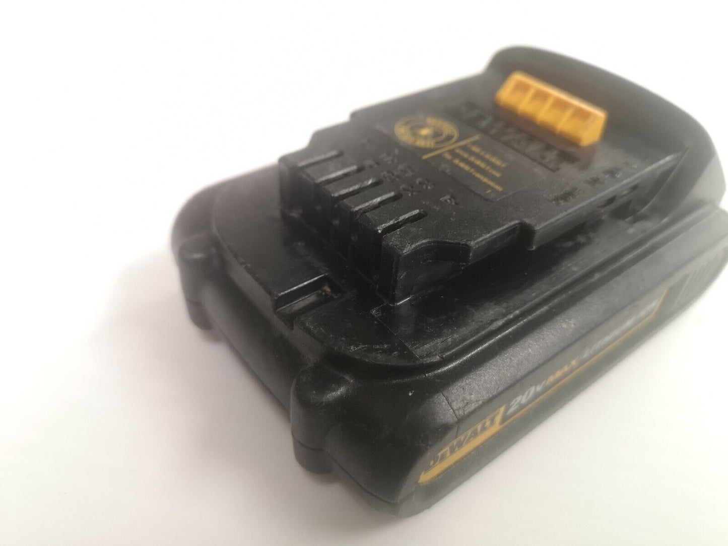 (N022623) Dewalt DCB201 Battery Pack