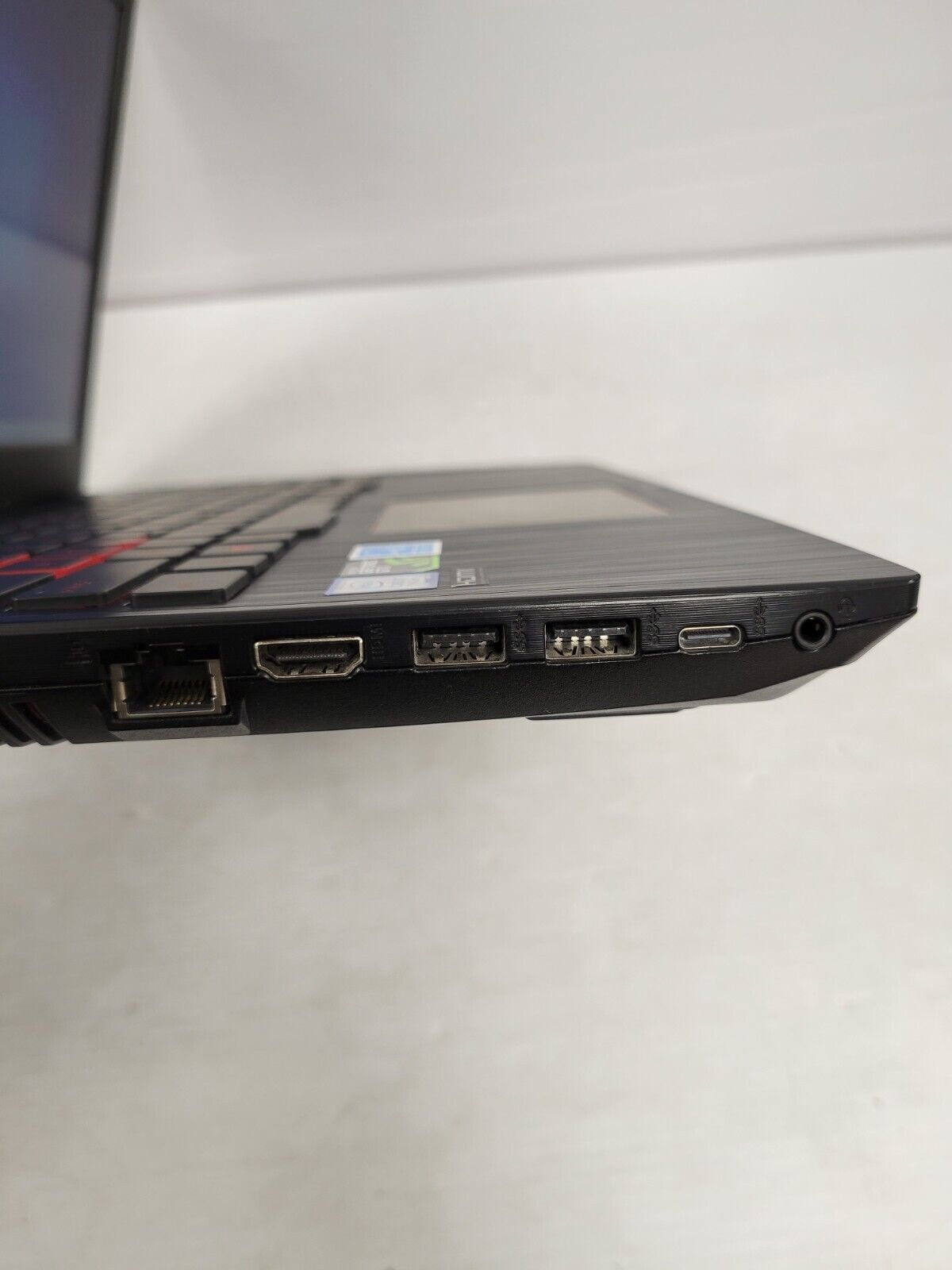 (51325-1) Asus FX53V  Gaming Laptop