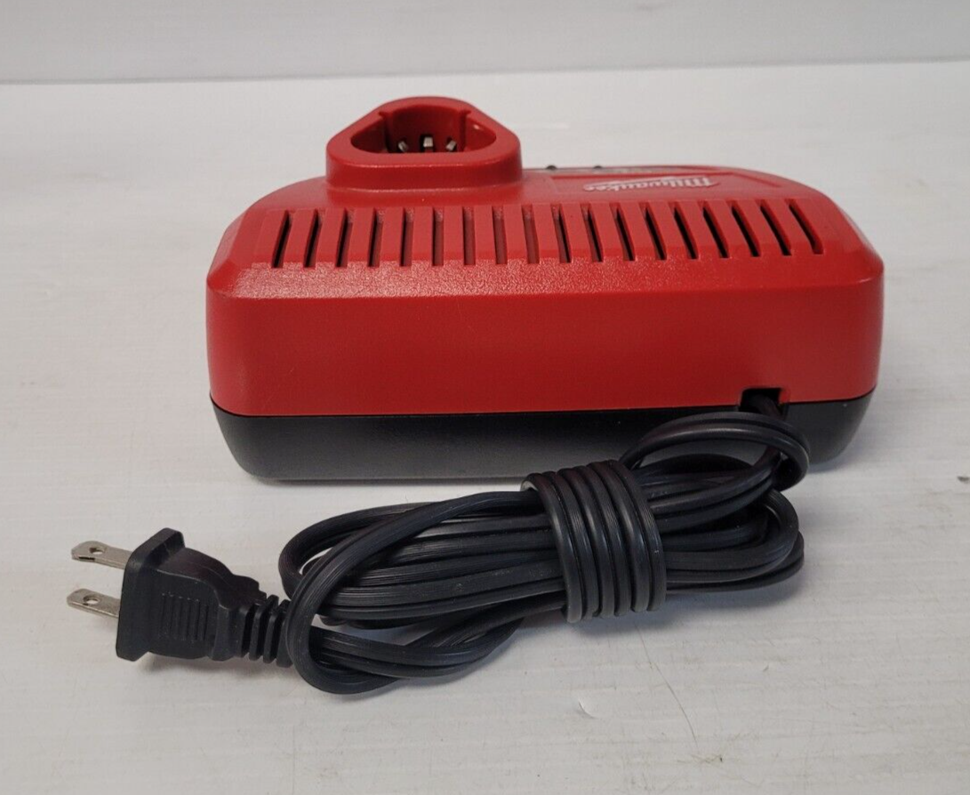 (N79174-4) Milwaukee 48-59-2401 Battery Charger