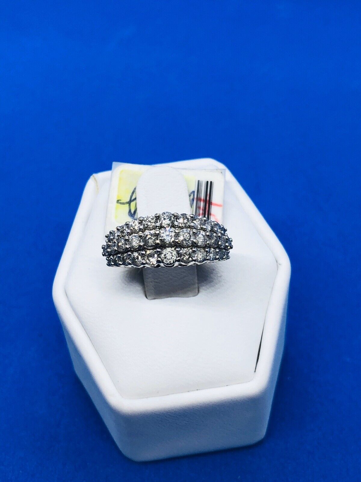 (N11328) White Gold Ring w/ Diamonds