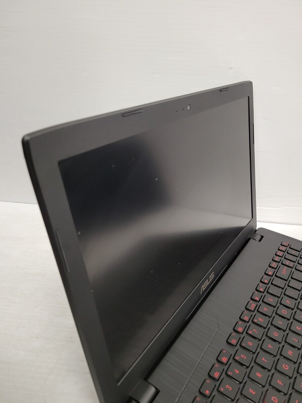 (51325-1) Asus FX53V  Gaming Laptop