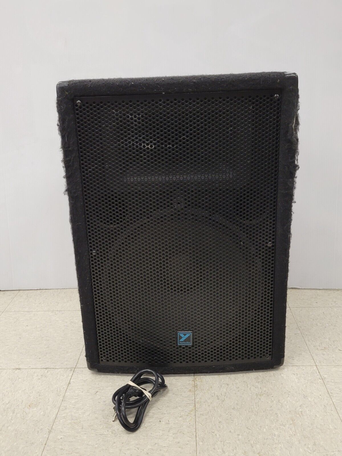 (55145-1) Yorkville YX15P Speakers