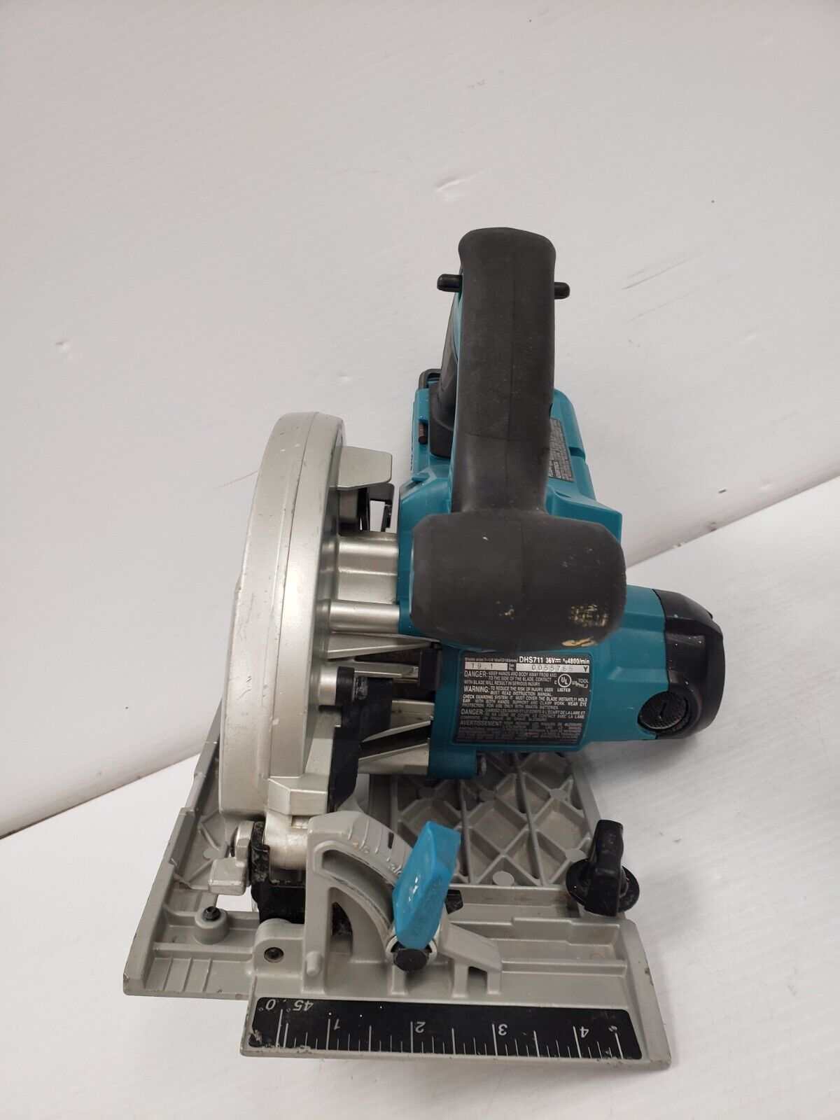 (41929-1) Makita DHS711 Circular Saw